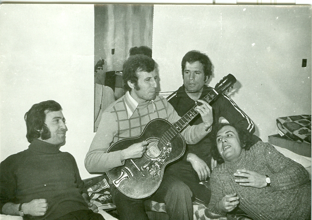 КИРИЛ ТРАЙКОВ С КОЛЕГИ СТУДЕНТИ 1973 г..